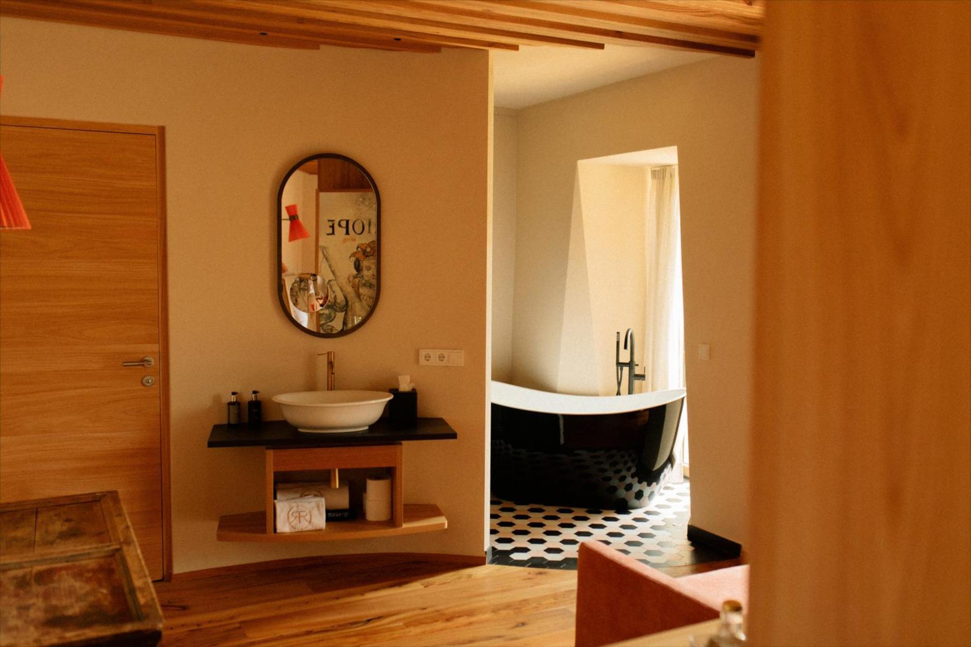 Langenmantel Historic Suites Термено Екстериор снимка