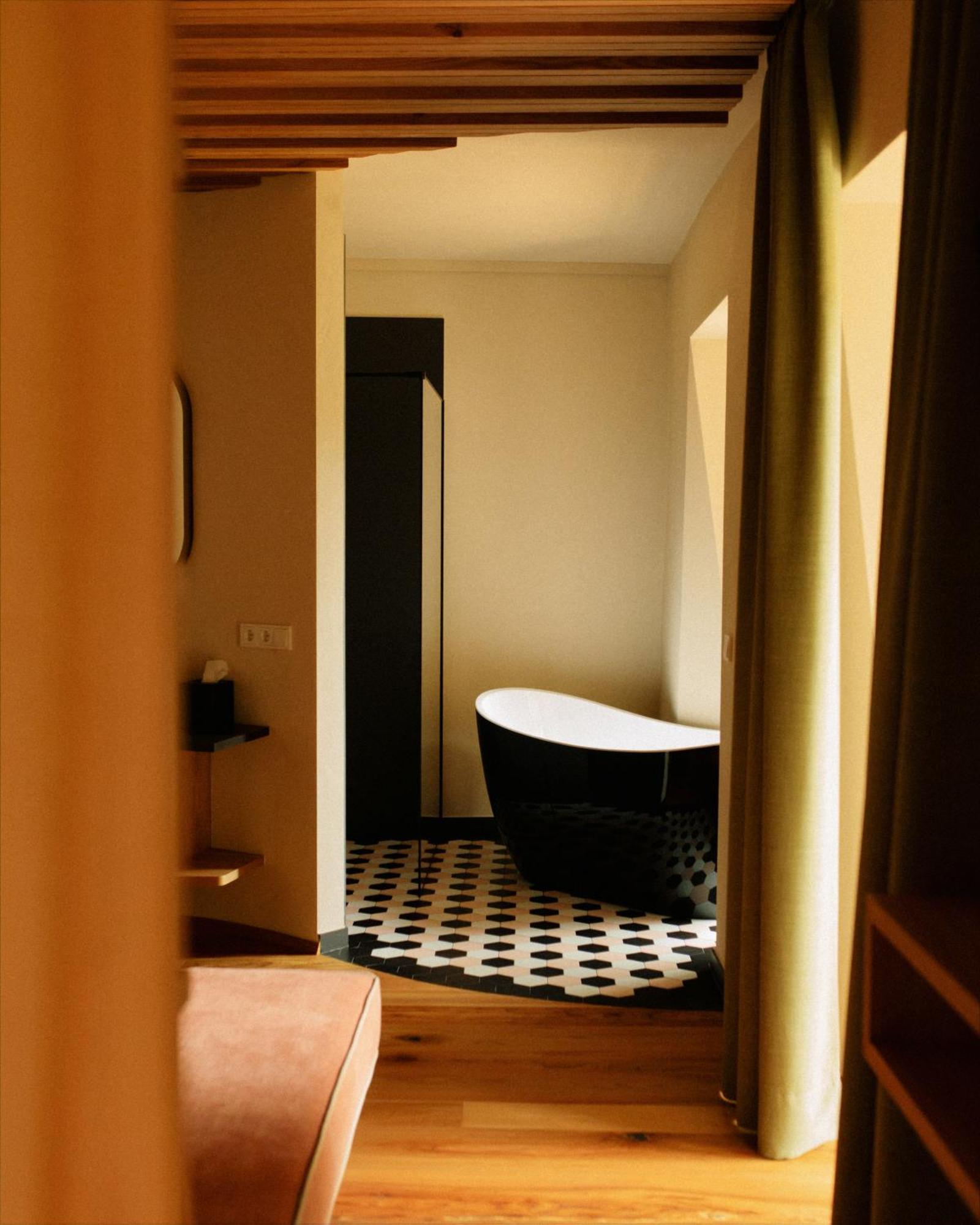 Langenmantel Historic Suites Термено Екстериор снимка